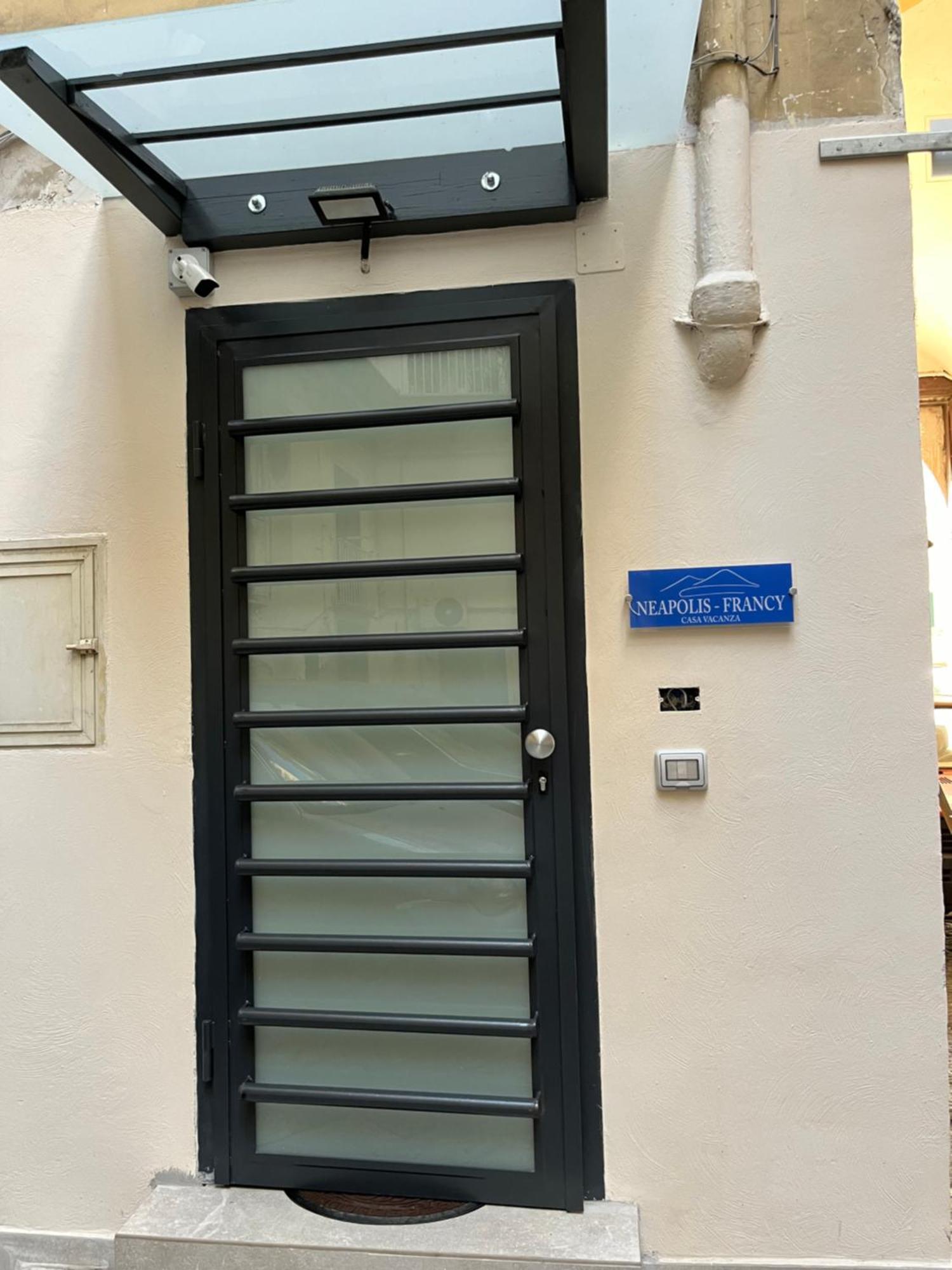 Gasthuis Neapolis Francy Vesuvio